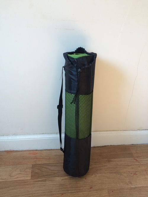 賣(mài)生活用品和文具 電飯煲燒水壺晾衣架鍋碗盆收納箱