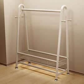 當(dāng)實用美學(xué)遇見萌寵生活 北京服裝架展示架與寵物衣架的創(chuàng)新融合